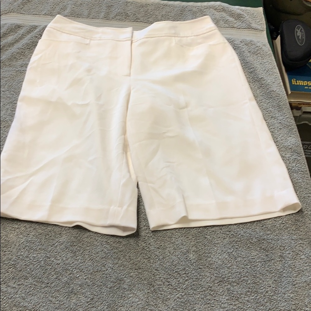 Women’s White House Black Market size 8 shorts.